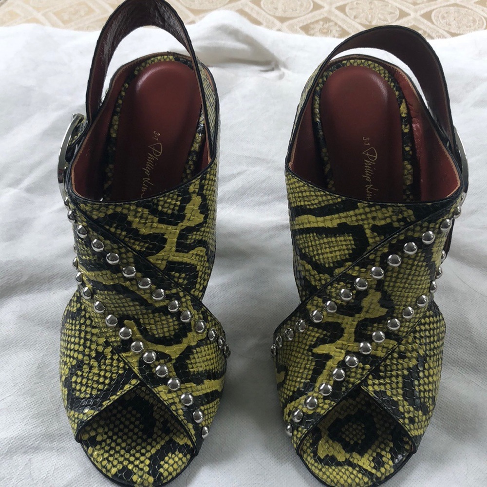 Gorgeous faux snakeskin block heels